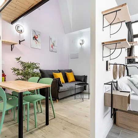 Marie Curie Flats, Lovely Loft Appartement *