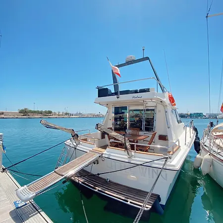 Πλωτό κατάλυμα Malmo's Yacht *