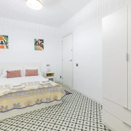 Mediterraneo By Neohotels-centro 8 Min By Metro Διαμέρισμα