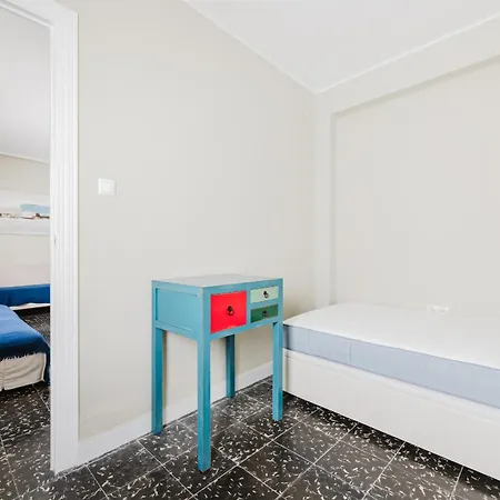 Modern And Spacious Close To The *