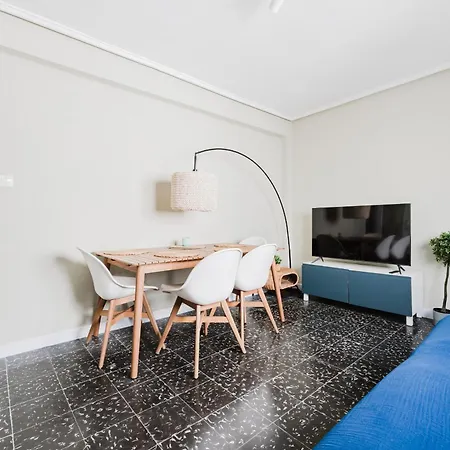 Modern And Spacious Close To The Apartment Valencia