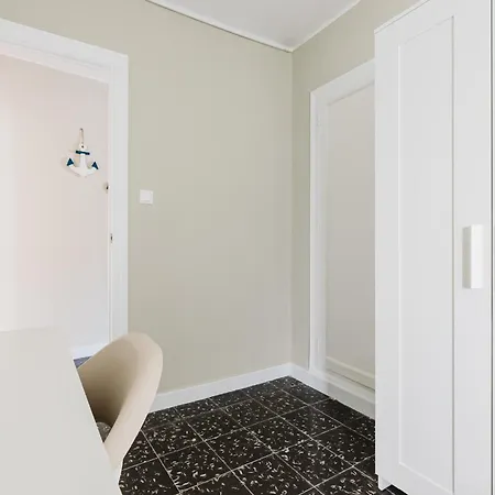 Modern And Spacious Close To The Apartment Valencia