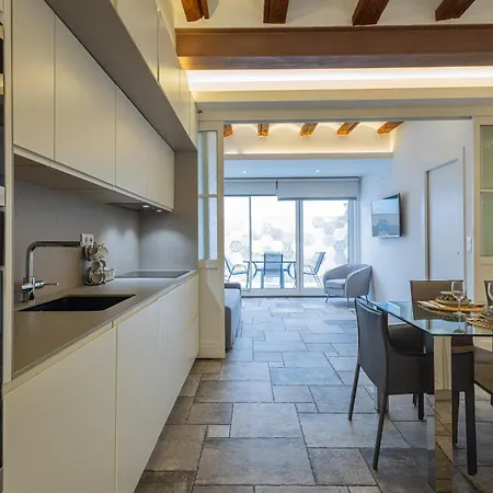 아파트 Florit Flats - Center Modern 1br 2bth Terrace Wi-fi Ac