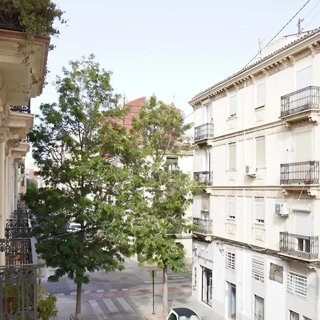 Hosted By Gracie فالنسيا