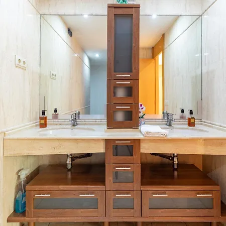 Penthouse Duplex In A 4 Floors Spanish House -8 Min To Center By Metro شقة *