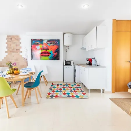Grand - 8 Min To Center By Metro Apartment