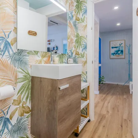 Nautico Junto A La Playa Malvarrosa *