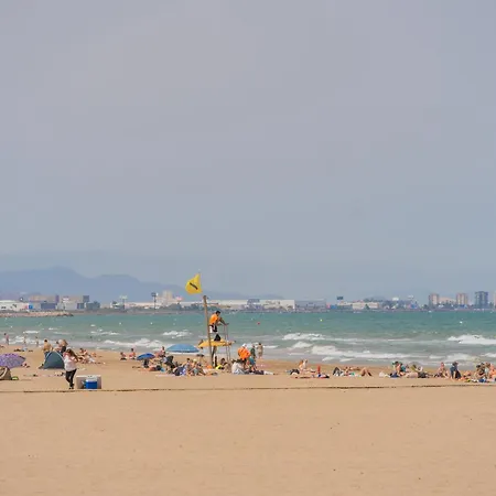 Nautico Junto A La Playa Malvarrosa Walencja