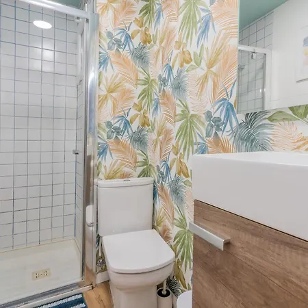 Nautico Junto A La Playa Malvarrosa Walencja