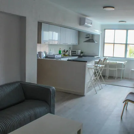Flat Close To Perfect For Families And Groups - Actor Mauri 18 Daire Valensiya
