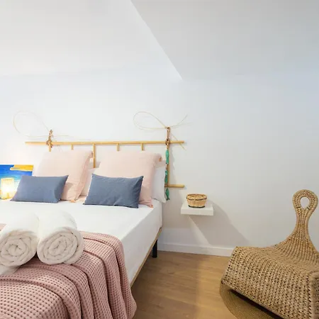 Florit Flats - The Port Avenue Duplex Apartment
