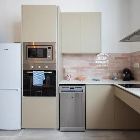 Florit Flats - The Port Avenue Duplex *