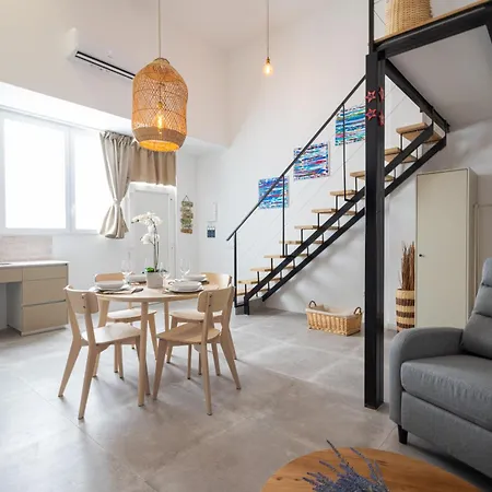 Florit Flats - The Port Avenue Duplex
