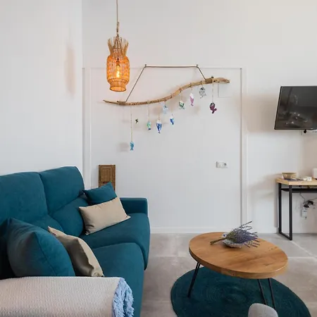 Florit Flats - The Port Avenue Duplex Apartment