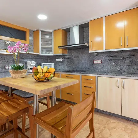 Grand - 8 Min To Center By Metro Apartment *