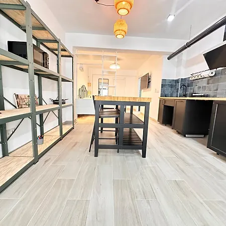 Daire Alberola Industrial Style *