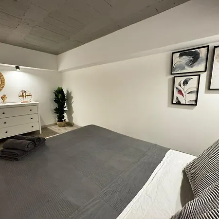 Cervero 24a 4* Valence