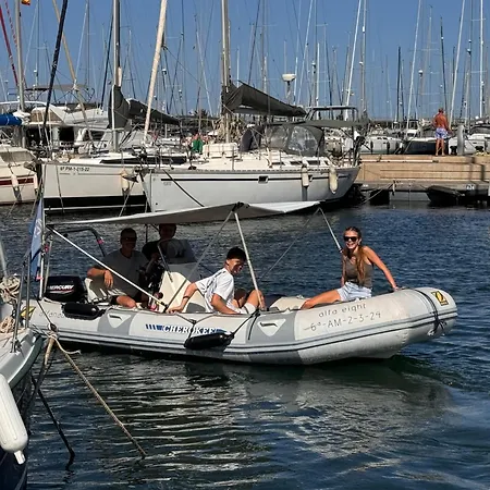 Bateau-hôtel Marine Dream *