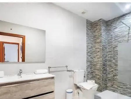 Centrico, 2 Habitaciones, Confort Ascensor,wifi Ac Walencja