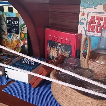 Sailing District - Barco 5 En La Marina Norte Botel