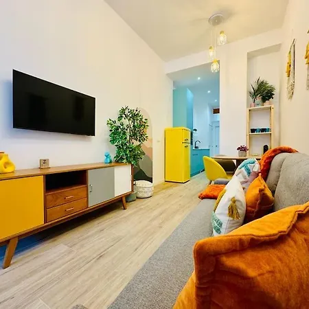 Color & Design Next To Russafa Soho Apartman