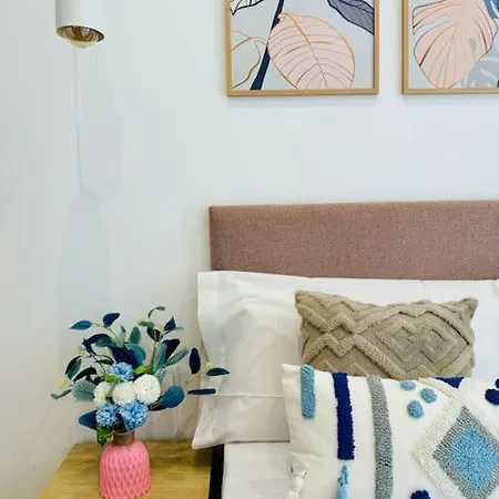 Color & Design Next To Russafa Soho Apartman *