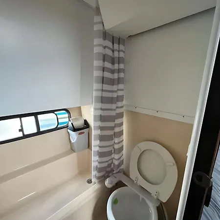 Barco Muy Espacioso Con Dos Terrazas Centro!! Hotel en barco *