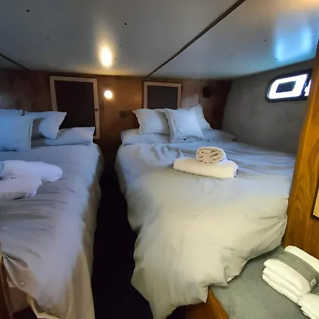 Barco Muy Espacioso Con Dos Terrazas Centro!! Bateau-hôtel