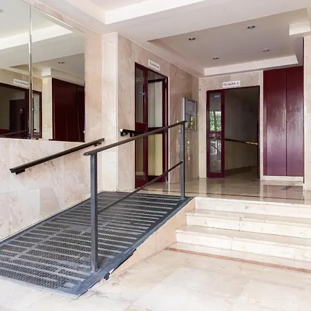 Singularstays Padre Urbano *