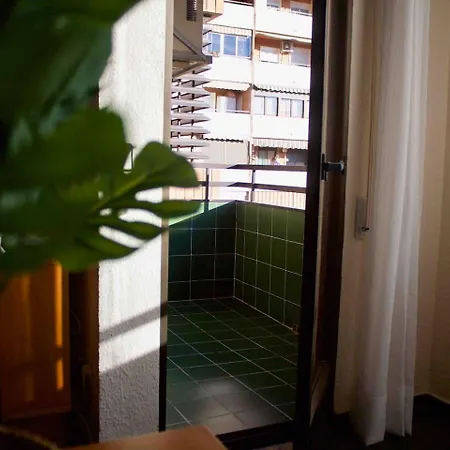 Lovely 3-bedroom 15 Minutes From Apartament