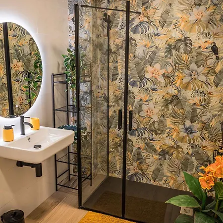 Artistic Flat Next To Ruzafa Welcome To The Jungle 아파트