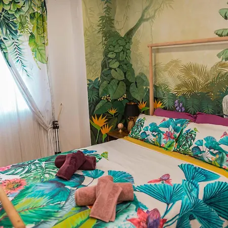 Artistic Flat Next To Ruzafa Welcome To The Jungle Apartman Valencia