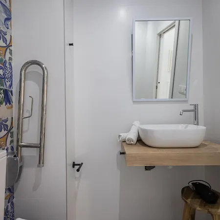 Florit Flats - Stylish Ceramic With Free Bicycles By The Joaquin Sorolla Station アパート バレンシア