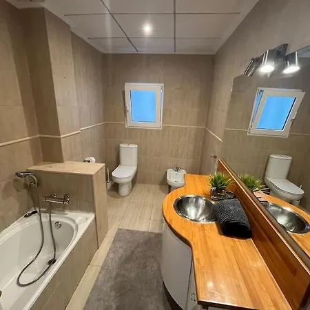 Ruzafa, 110m2, Brigth, Conditioned Air Apartment *
