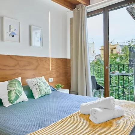 Soleado En Plaza Del Carmen Валенсия