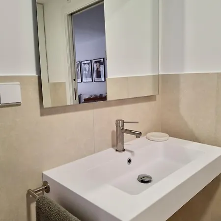 Apartamento Bonito De 2 Cerca De La Estacion Joaquin Sorolla Valência