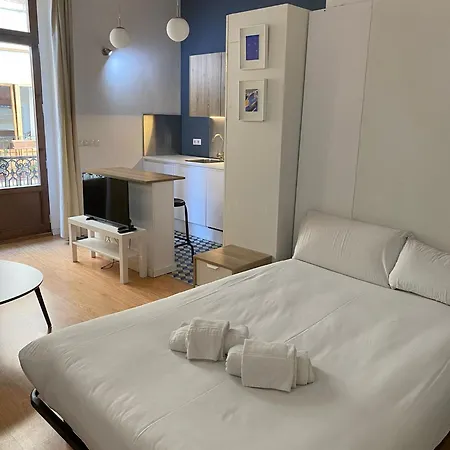 Estudio Plaza De La Reina Apartment *