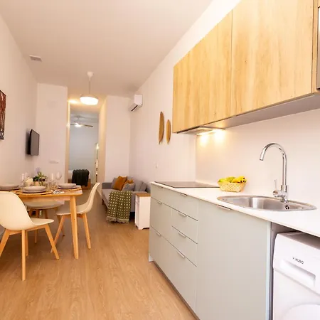 Florit Flats - The Maritim Metro Station Appartamento Valenza