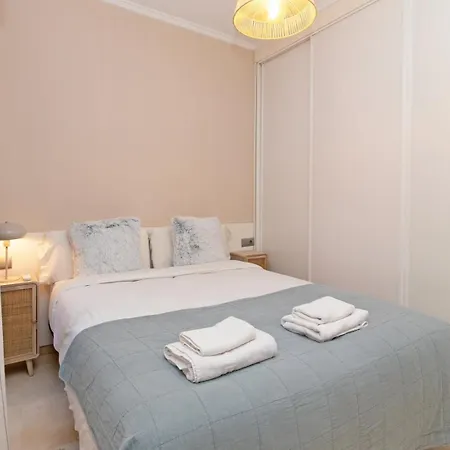 Daire Guestready - Urban Retreat In *