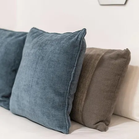 Vlc Host - Ausias March アパート