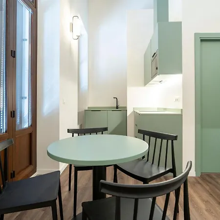 Hotel Vlc Host - Reina 168 *