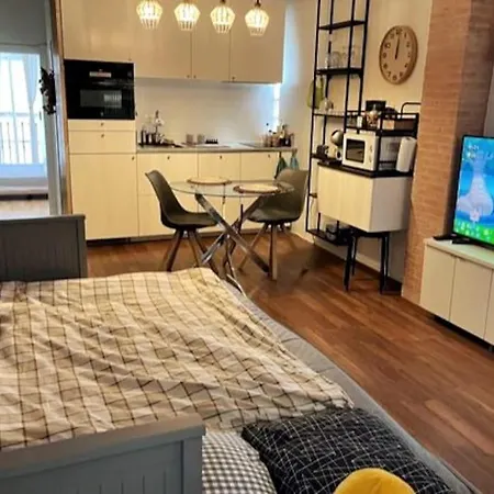 아파트 Location Center Has An Independent Courtyard *