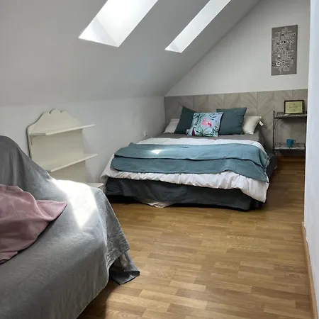 Atico Duplex Luminoso شقة