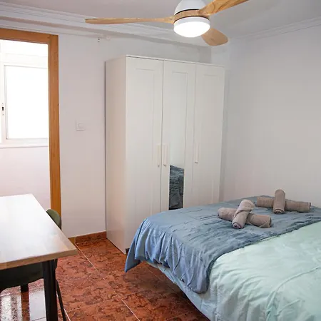 Amplio & Renovado 5 2 Banos Y Balcon Apartamento Valencia