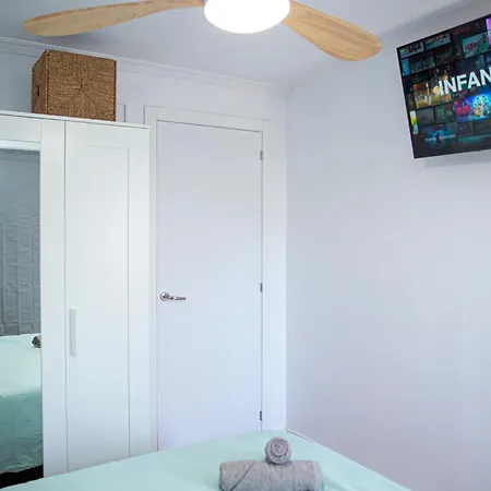 Amplio & Renovado 5 2 Banos Y Balcon Apartamento