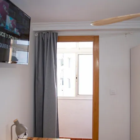 Apartamento Amplio & Renovado 5 2 Banos Y Balcon