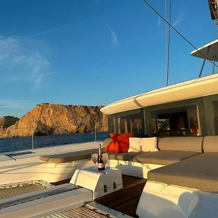 Hotel en barco Patagonia Valencia