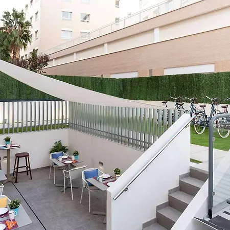 Ibis Budget Centro Puerto * Valence