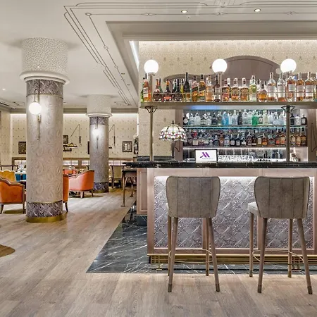 Palacio Santa Clara, Autograph Collection 4*