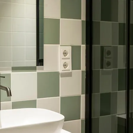 Vlc Host - Reina 168 * Valence